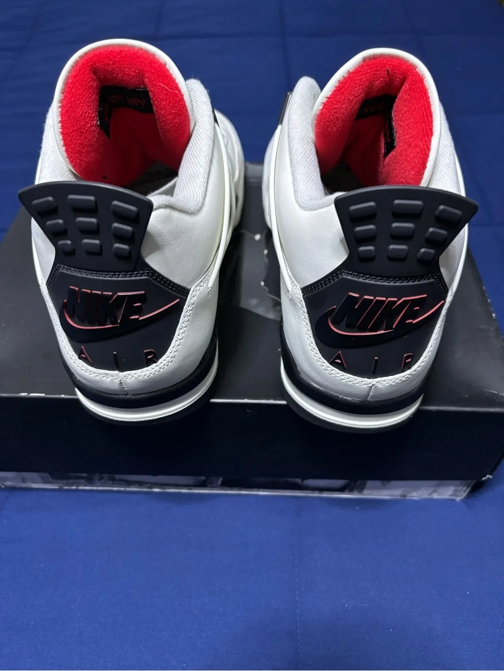 Jordan 4 Retro Flight Club 2026 Size 13